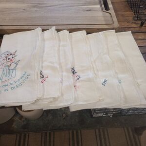 Embroidered White Kitchen Towels Set